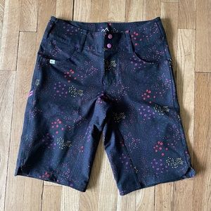 Wild Rye Bike Shorts 4 EUC